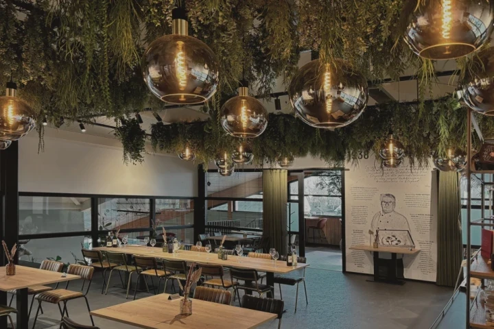 Jouw event in de Bakkersbeleving Onze 'Bakkersbeleving' is een unieke zaal voor jouw vergadering,...